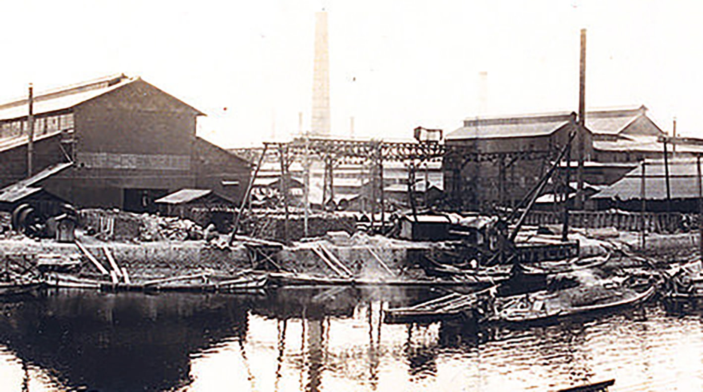 Panoramic view of the Amagasaki Plant in its early stages of operation